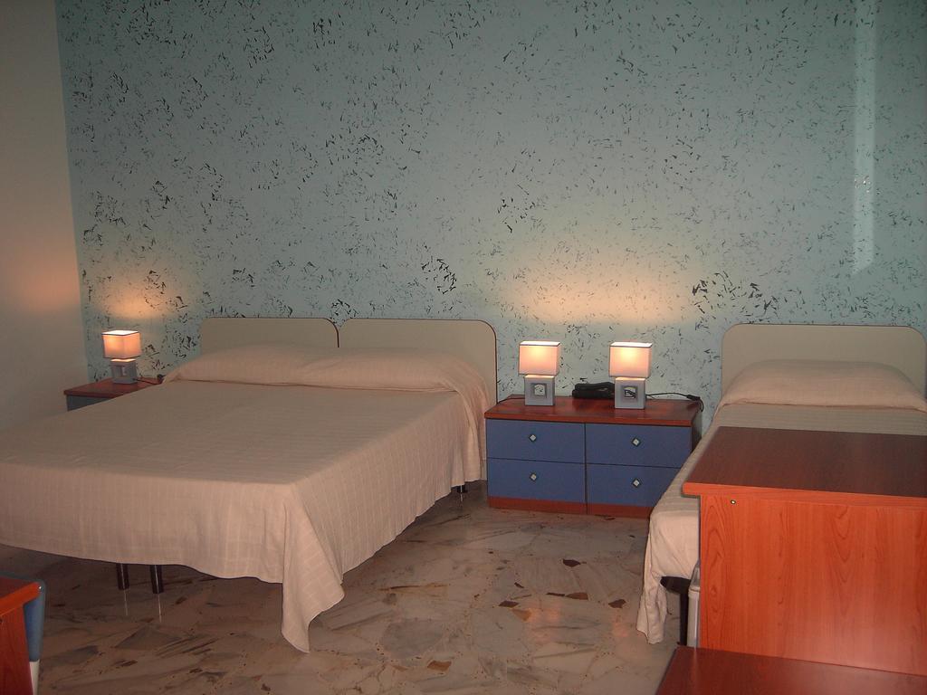 Etna Inn Motta SantʼAnastasia Cameră foto