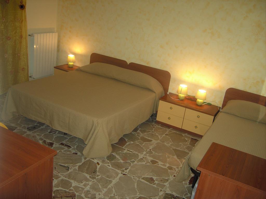 Etna Inn Motta SantʼAnastasia Cameră foto